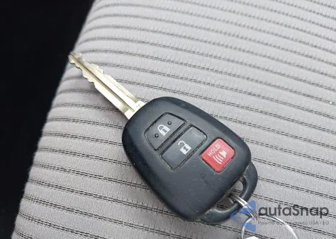 2015 Toyota Rav4 Le z USA, uszkodzony, nr VIN 2T3BFREV0FW301131